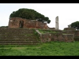 06945 ostia - regio i - insula xi - tempio rotondo (i,xi,1) - blick vom platz vor der cella aus nordosten.jpg